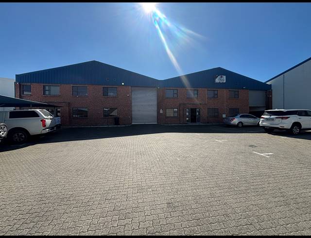 1,958M² WAREHOUSE TO LET IN SAXENBURG PARK 2